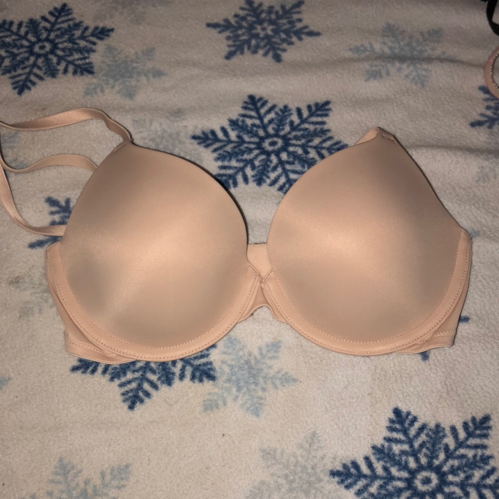 32c VS tee shirt bra